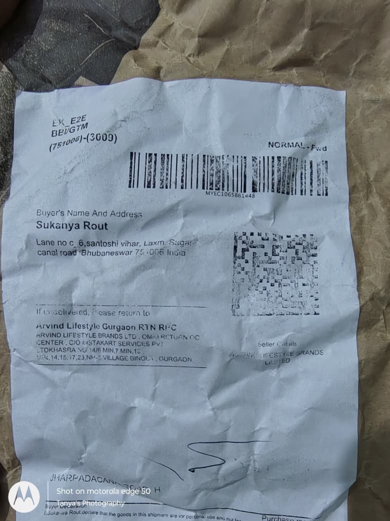 tapaskumarjena's tweet photo. Dear @myntra what i have ordered and what u delivered...very very very poor yaar...order id and all photos of received material attached,,kindly solve this issue #myntra https://t.co/svyk2pBBU5