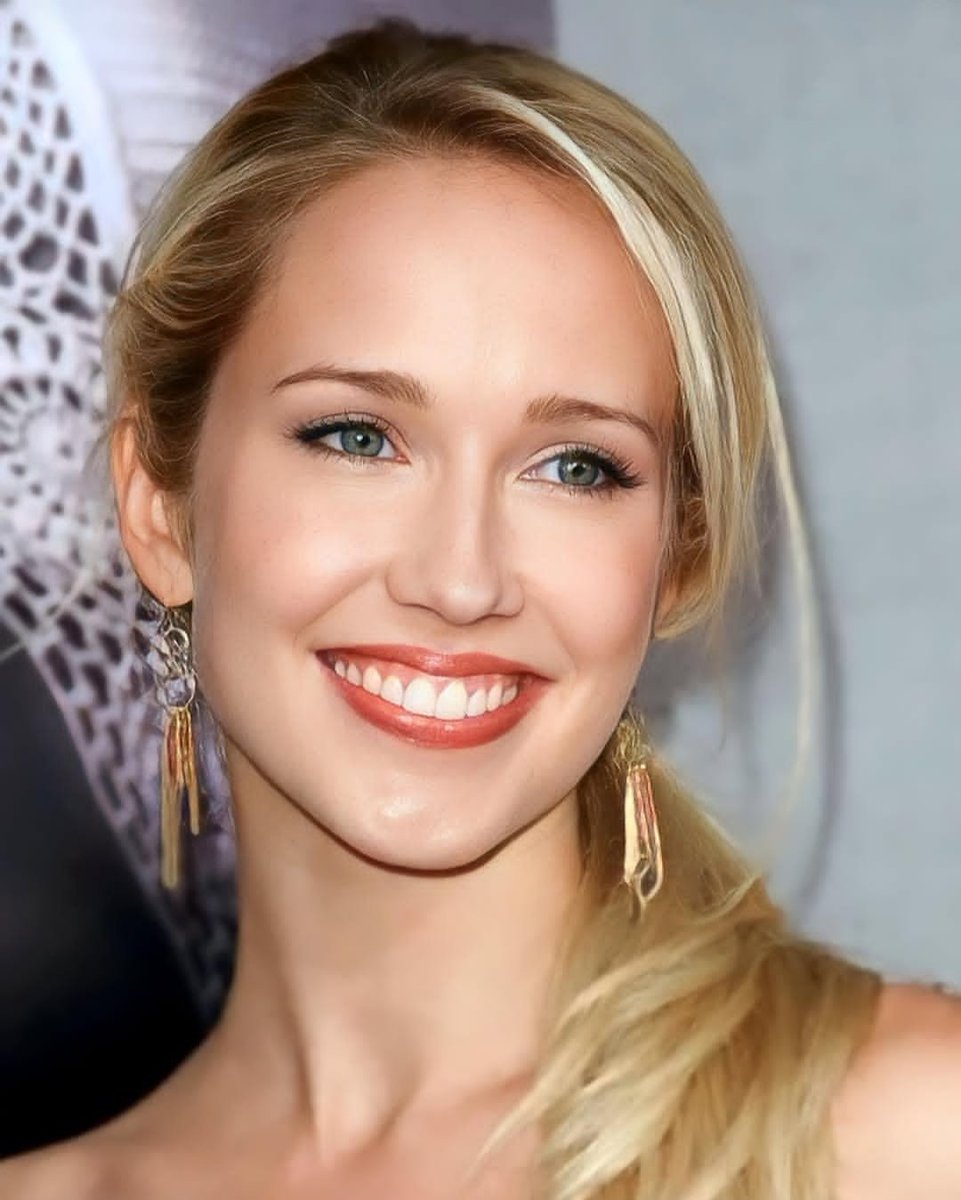 filmcinematalky's tweet image. 27 September 🌻 Birthday wishes to American actress Anna Camp. 
. 
. 
. 
.
. 

#AnnaCamp #FilmCinemaTalkies #foryouシ #AngelinaJolie #JenniferLawrence #JenniferLopez #EmmaWatson #SandraBullock #JenniferAniston #Hollywood #Hollywoodbeauty #Hollywoodqueen #virals #trendingpost