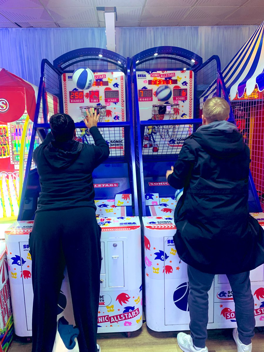 BalaamWood's tweet image. 🏀 Arcade showdown! Miss Duckworth vs. Mr Lynch - it got tense … can you guess who scooped the victory?! 🎉🥇 #CompetitiveSpirits #ArcadeFun #StaffVsStaff