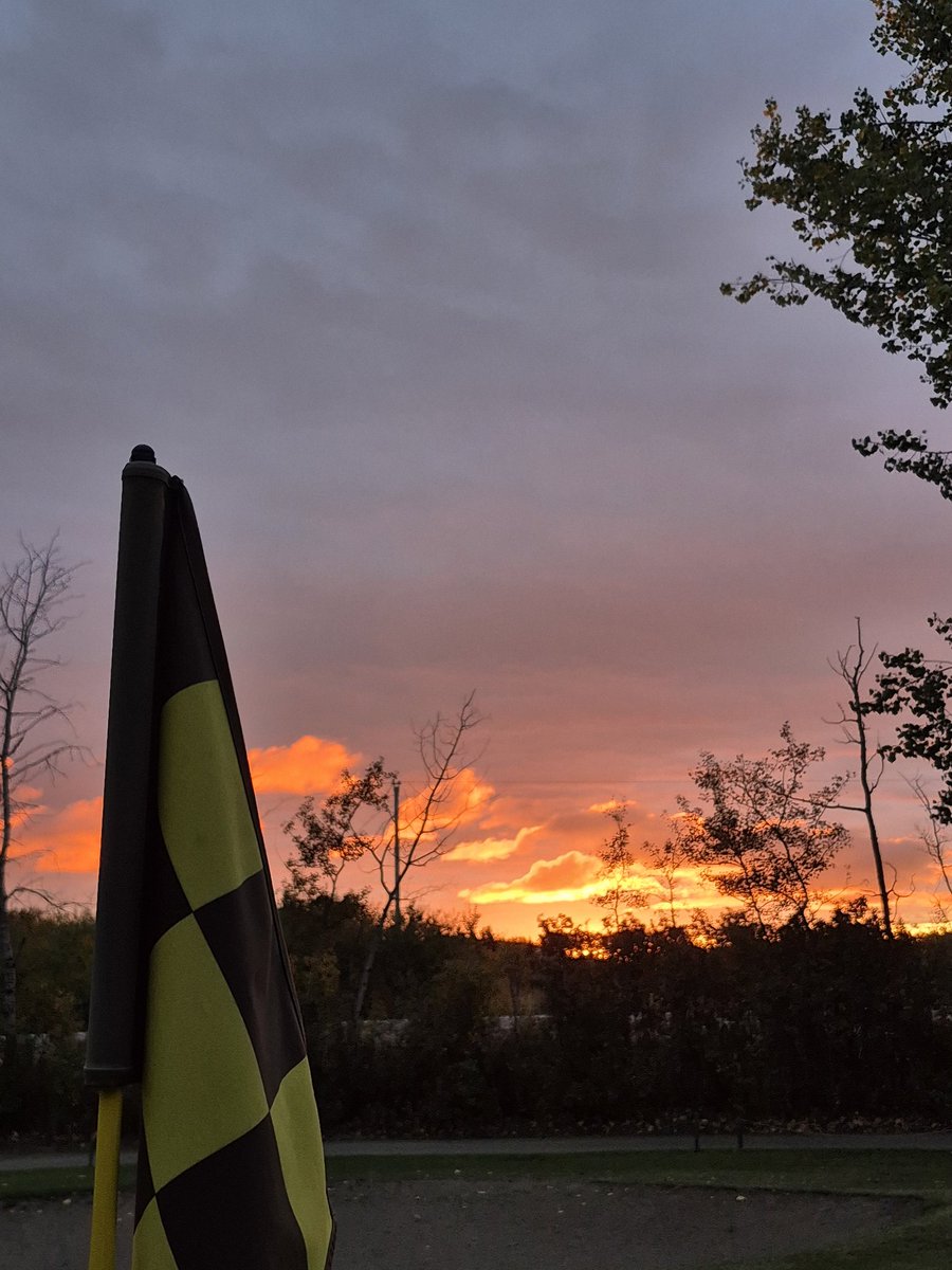 2 Day Fall Scramble. Last tourny of the season. Good luck to all competitors. Greasy pins, howling winds &amp; leaves galore are what's served today. #LLBGC