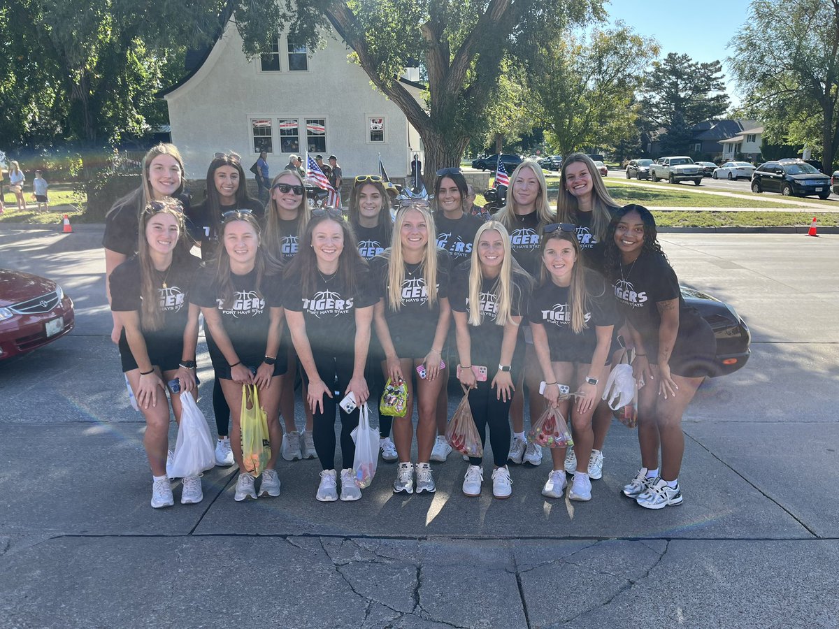 Hays, America does parades right 😎

#DefendtheFort