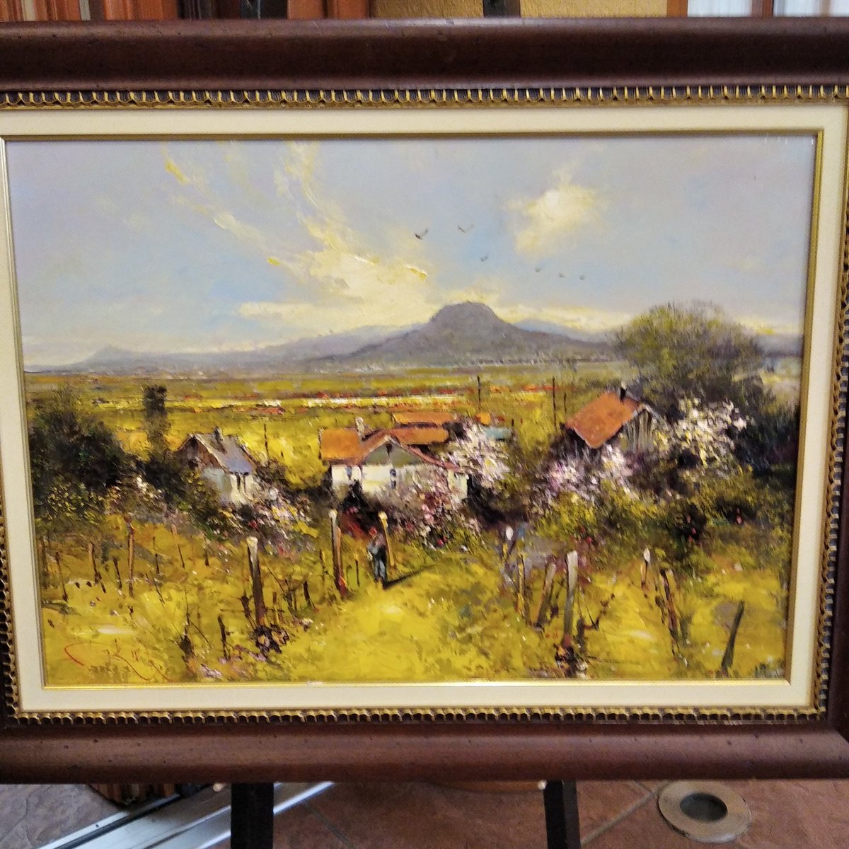 any54's tweet image. A kettes számú egy festményes kiállítás volt a Herényiek házában, ahol már láttunk hasonlókat. Most is szép volt, és most sem vettünk egy festményt sem, de azért pár szem finom cukorkát azért kaptunk.