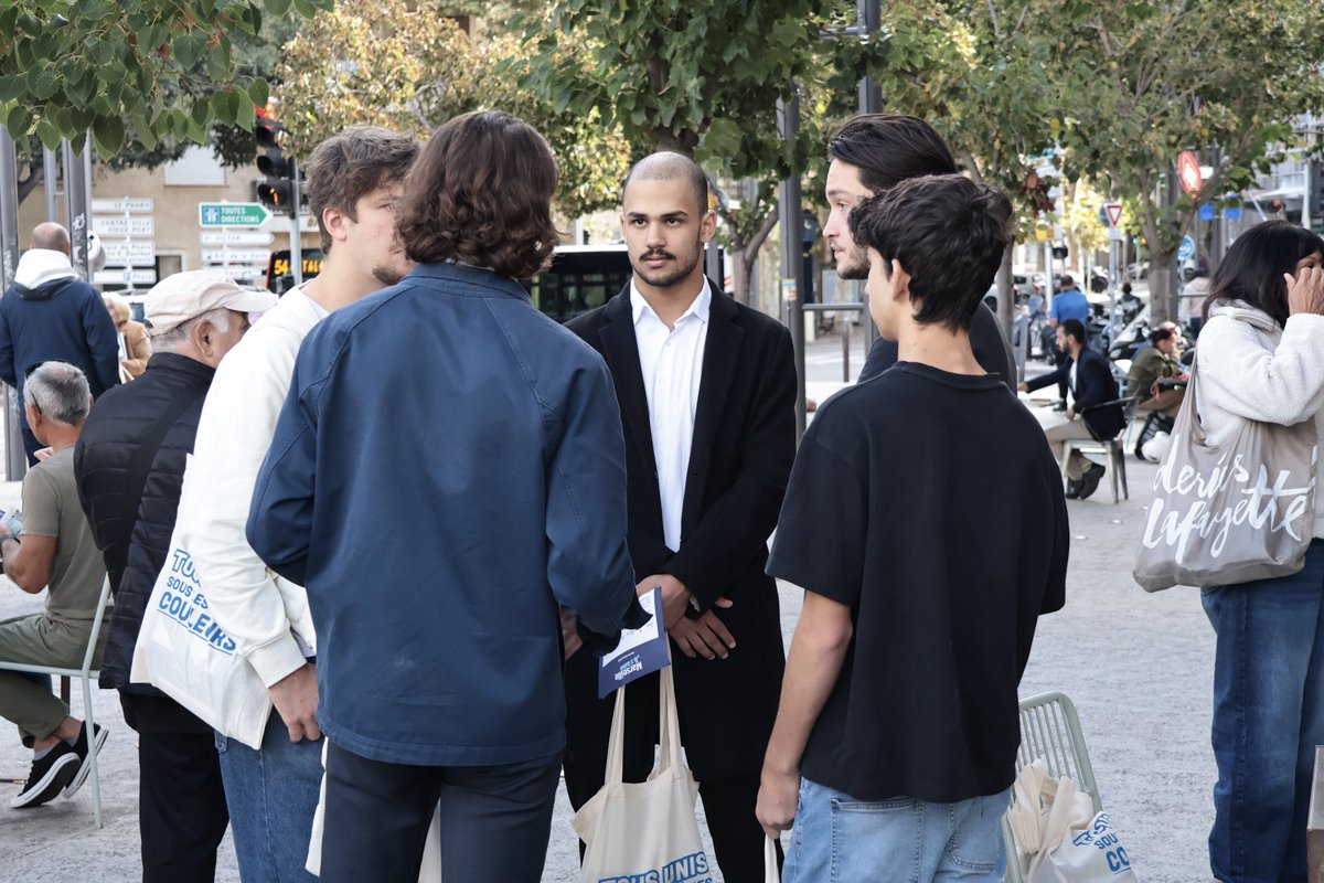 Les <a href="/HorizonsJeunes/">Horizons Jeunes</a> présents dans le 1/7 aux côtés de <a href="/RomainSimmarano/">Romain Simmarano</a> et de Sabine Bernasconi pour reconquérir cette mairie de secteur 🙌🚀

Tous unis sous les mêmes couleurs avec <a href="/MartineVassal/">Martine Vassal</a> pour gagner la mairie en 2026 et donner un nouvel élan à #marseille ✨

Go go go 🚀