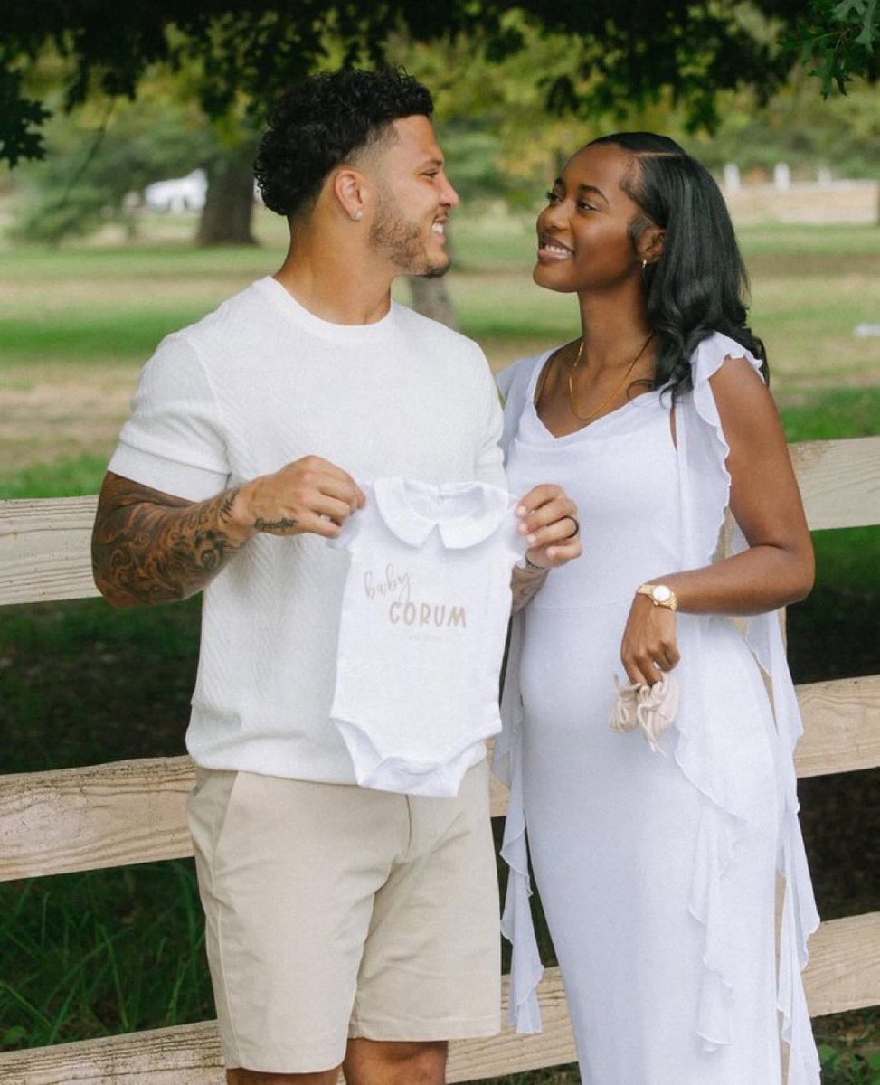 the_det_times's tweet image. CONGRATULATIONS: Former Michigan RB Blake Corum and his wife Makiah announced on IG that they’re expecting their first child together 👏