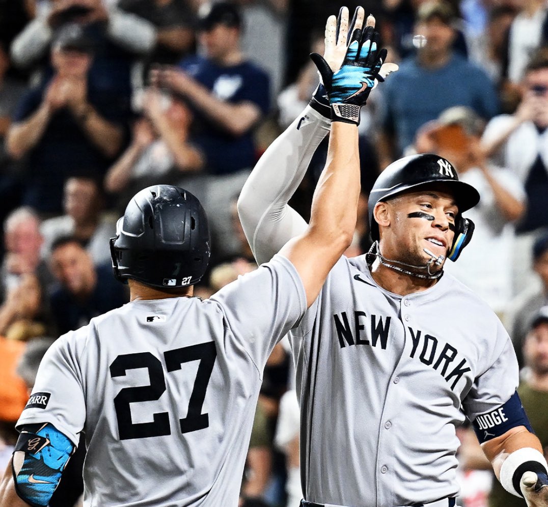 JustBB_Media's tweet image. Most times in Yankees history where a duo homered in the same game:

1. Babe Ruth and Lou Gehrig (75 games)
2. Aaron Judge and Giancarlo Stanton (59)
3. Mickey Mantle and Yogi Berra (56)

An absolutely prolific pair of power bats 💪