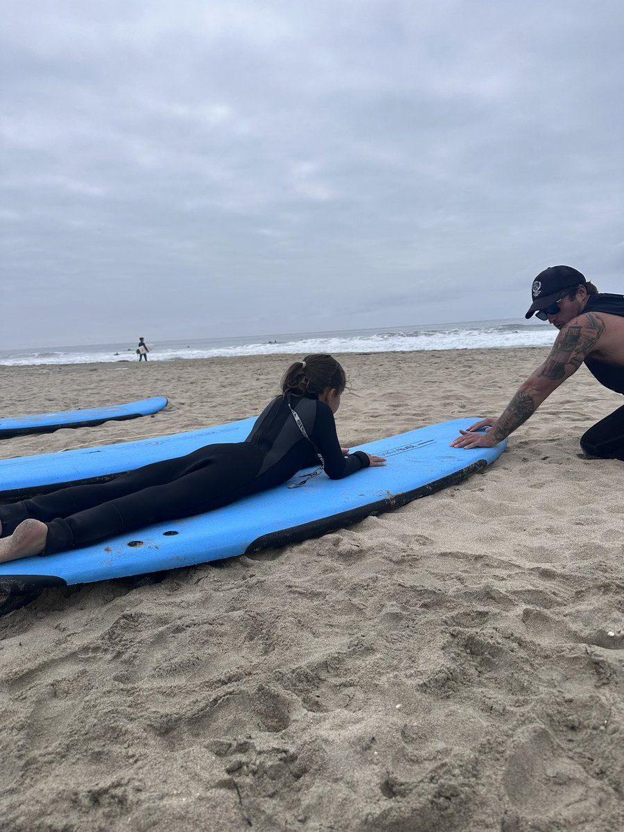 NKaravedas's tweet photo. My youngest granddaughter, Kyle LOVES the water ๐๐๐
#SurfLessons #KyleBug https://t.co/VAdkvJ5FCg