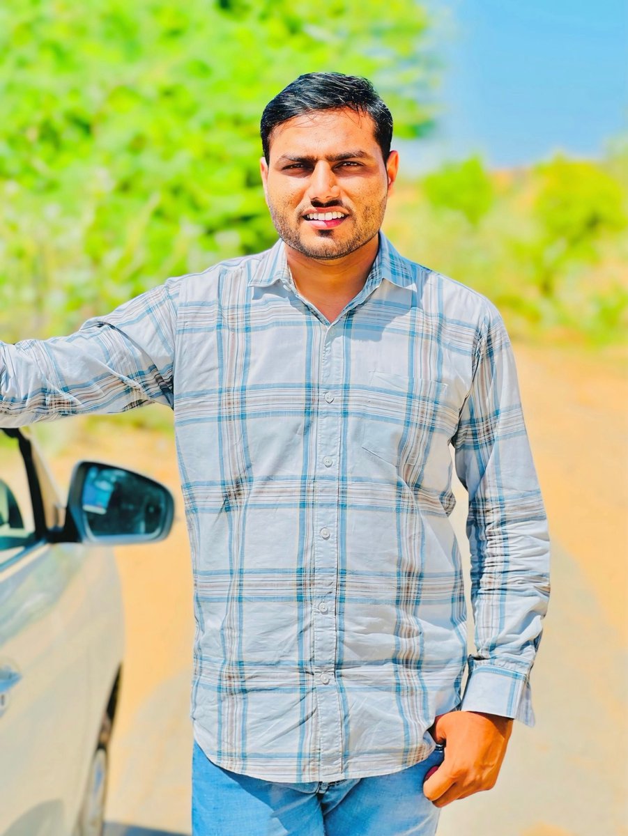 समझौता ही तो पसंद नहीं था 
पर वही जिंदगी बन गया, 
आधा अधूरा कुछ भी नहीं चाहिए था 
पर नसीब में सब अधूरा ही रह गया ! 💔🥀
