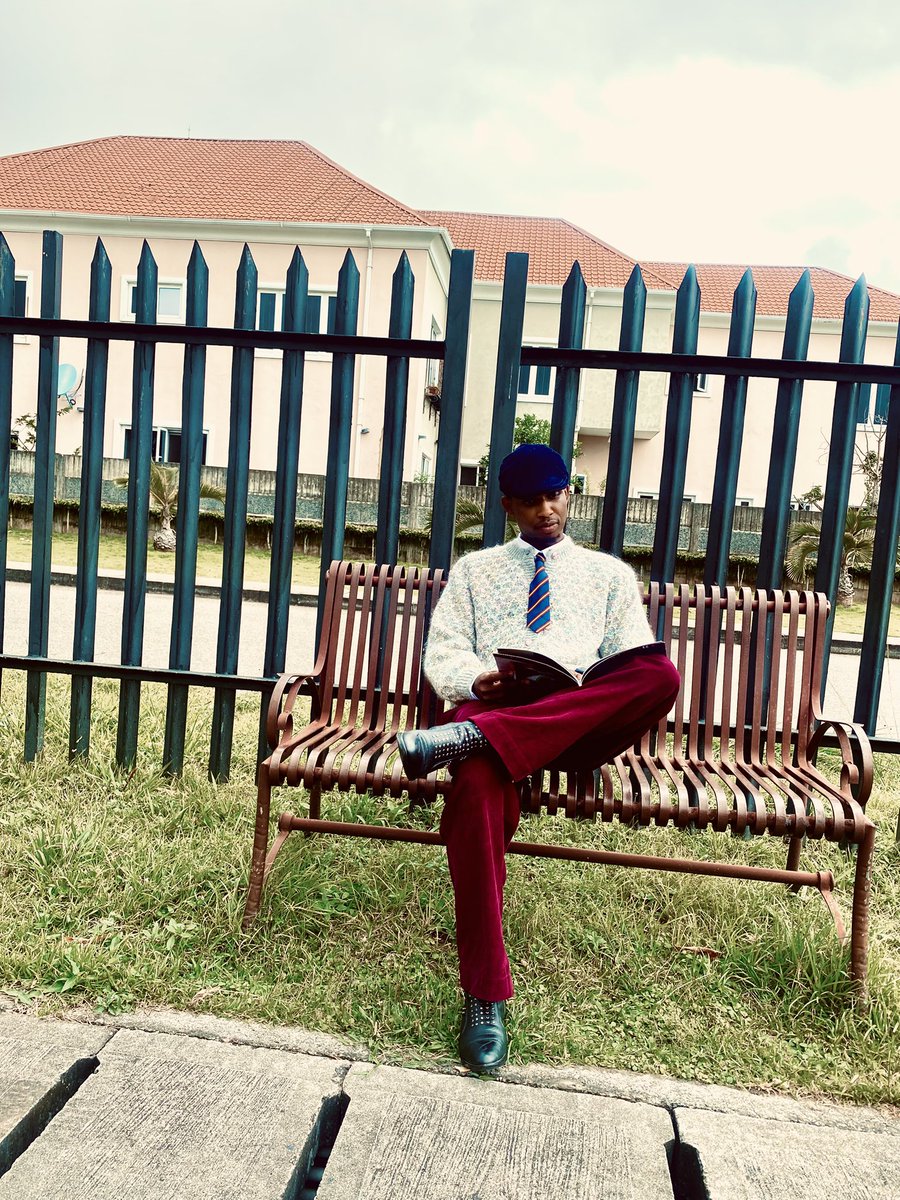 TOᒪᗩᑎI (@sleekentice) on Twitter photo 