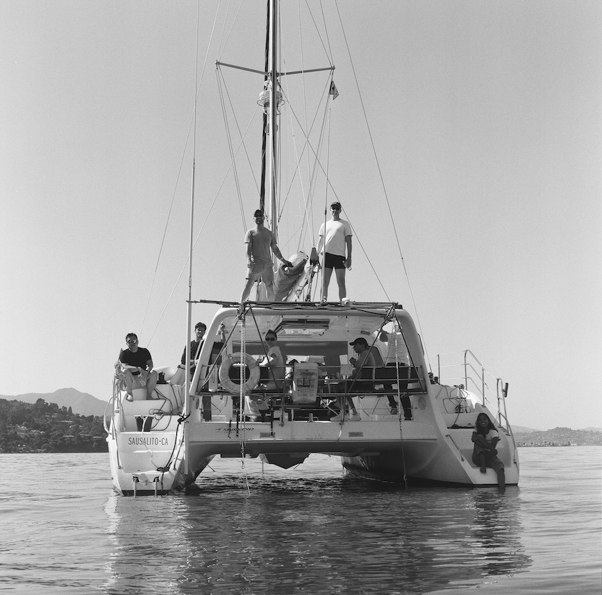 etpuisfume's tweet photo. San Francisco @ofanewgen team onsite, Sept 2025

Hasselblad c/m 500, 80mm f2.5 lens, ilford 400 (raw unedited) https://t.co/ZvkRuNavHz