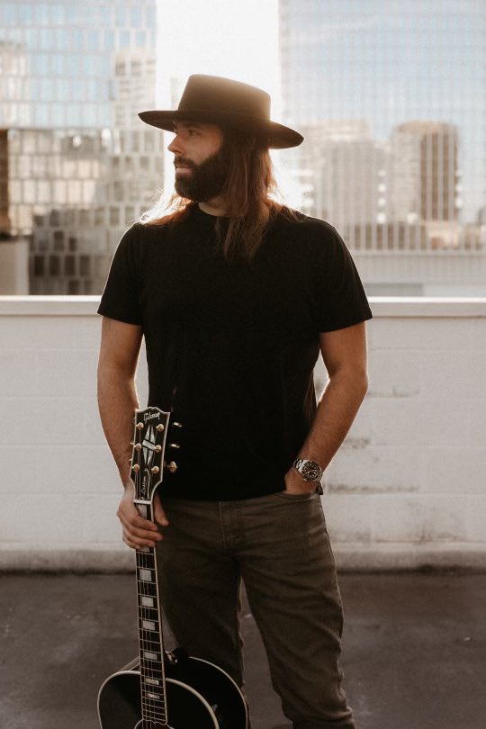 CJSolar's tweet image. Crazy how much can change in a year… blessed to be surrounded by so many people who love, support and believe in me as a person and an artist… if we’re homies, you know who you are… turned 33 yesterday &amp;amp; got a feeling this next year will bring a lot more music and adventure 🤘🏻