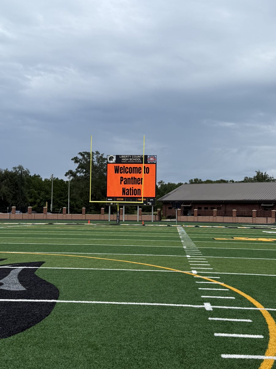 RandomSportsGem's tweet image. Donell Woods Stadium at Liberty County High School in Hinesville, Georgia.
