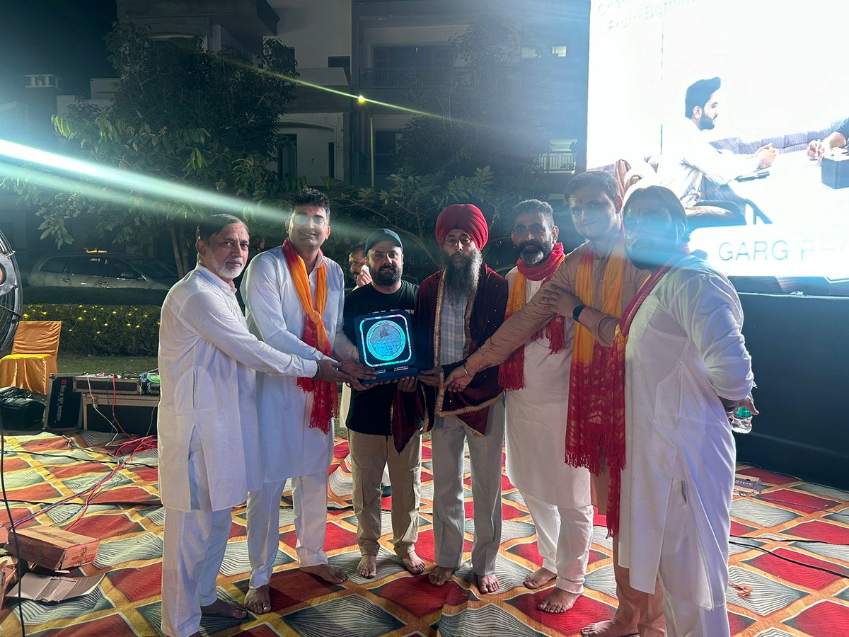 ਅੱਜ ਵੇਵ ਐਸਟੇਟ ਰੈਜੀਡੈਂਸਜ ਅਸੋਸੀਏਸ਼ਨ ਮੋਹਾਲੀ ਵੱਲੋ ਹਰ ਸਾਲ ਦੀ ਤਰਾ ਮਾਤਾ ਰਾਣੀ ਦੀ ਚੌਕੀ ਕਰਵਾਈ ਤੇ ਮੈਨੂੰ ਅਸ਼ੀਰਵਾਦ ਦਿੱਤਾ। <a href="/BJP4Punjab/">BJP PUNJAB</a> <a href="/PMOIndia/">PMO India</a>