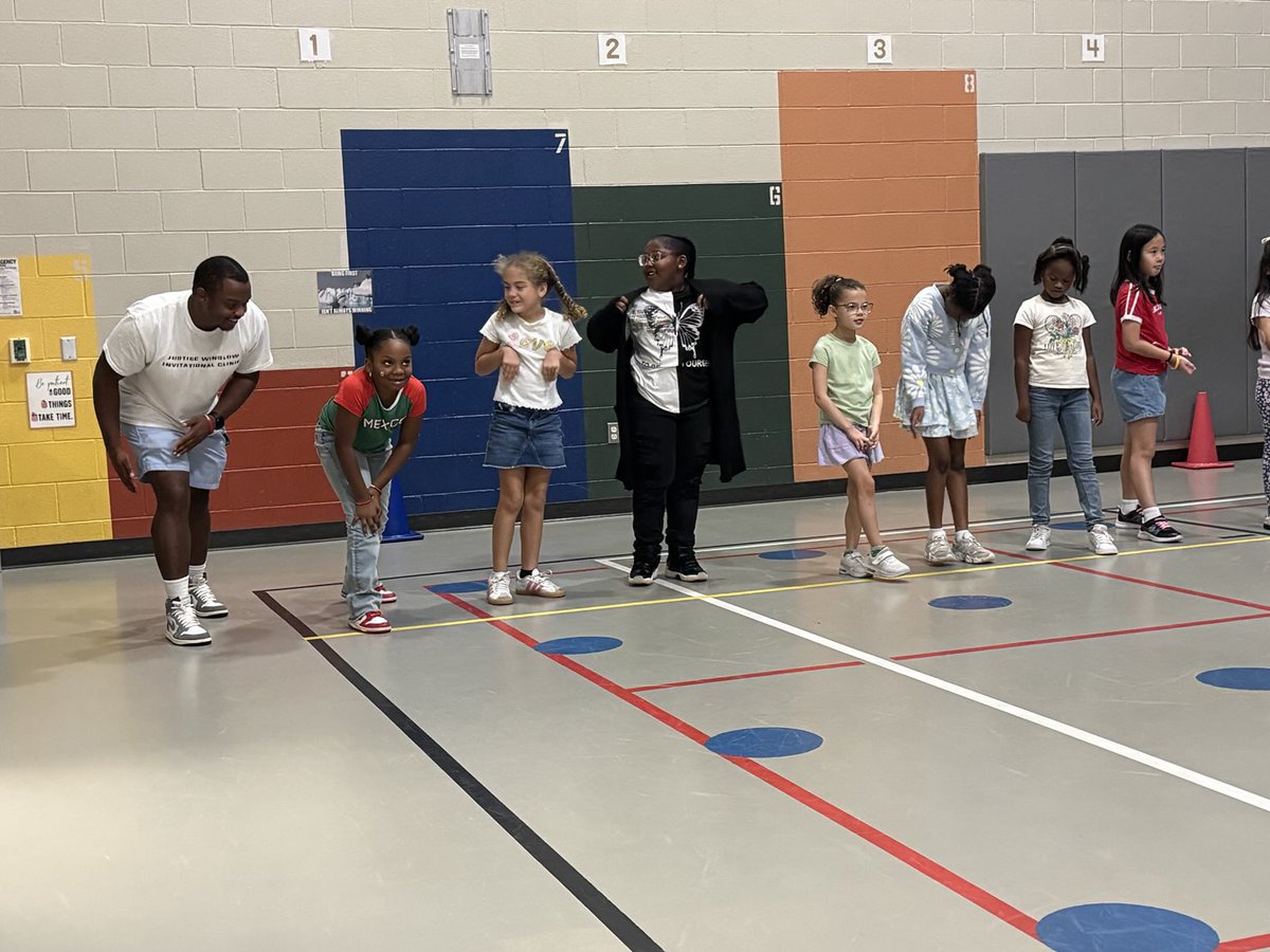 ⁦<a href="/SLECoachH/">Brandon Howell</a>⁩ encouraging our ⁦<a href="/SLESuns/">Savannah Lakes Elementary</a>⁩ to SHINE while practicing the PACER challenge ❤️
