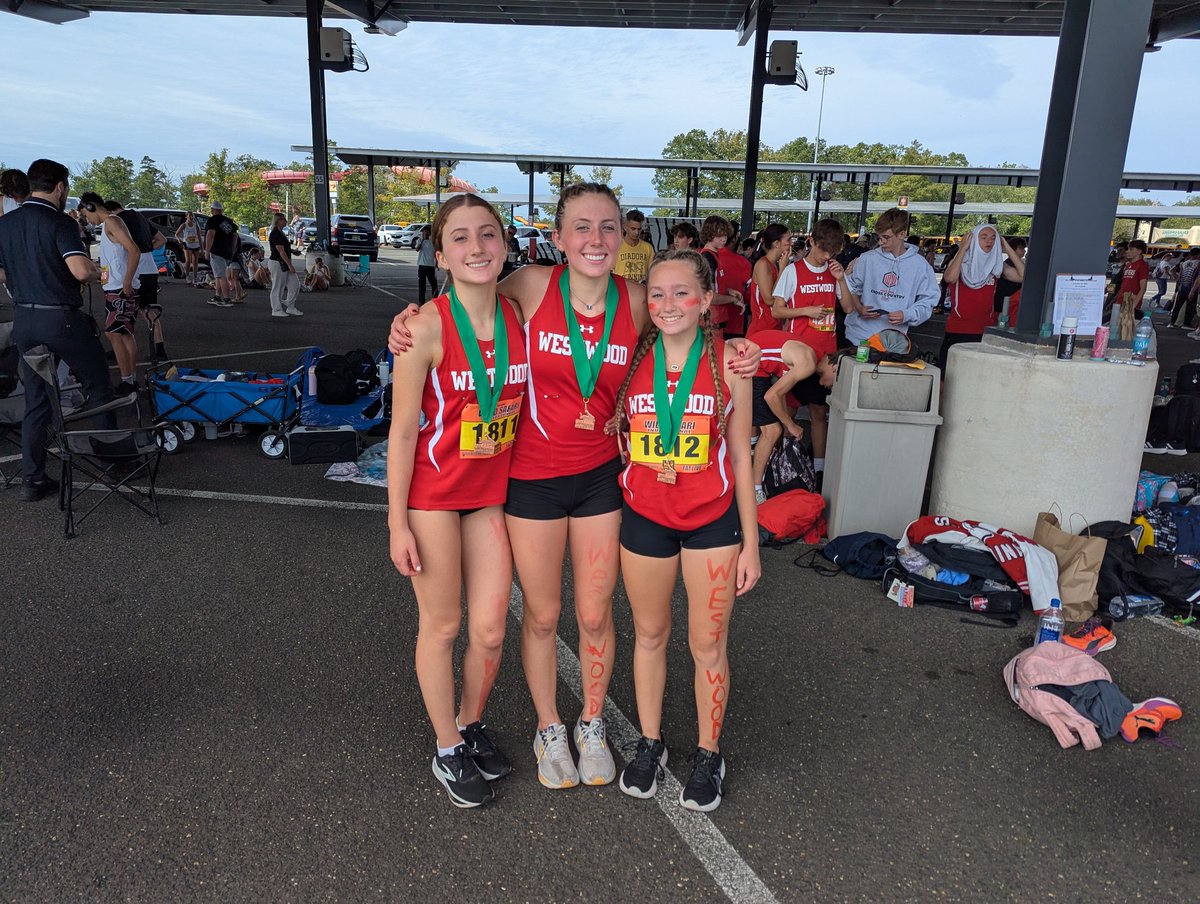 WWCardsRun's tweet image. WHS Cross Country had a great day today at the Wild Safari Race at Great Adventure.  Stand out performances from Ava Colella, Brooke Colella, Madison Mahoney on the girls team and Thomas Koch for the boys team. Way to go!
#GoCards #Cardinalpride