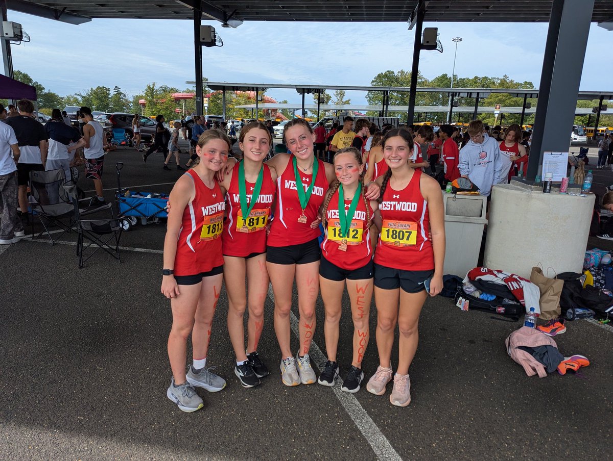 WWCardsRun's tweet image. WHS Cross Country had a great day today at the Wild Safari Race at Great Adventure.  Stand out performances from Ava Colella, Brooke Colella, Madison Mahoney on the girls team and Thomas Koch for the boys team. Way to go!
#GoCards #Cardinalpride