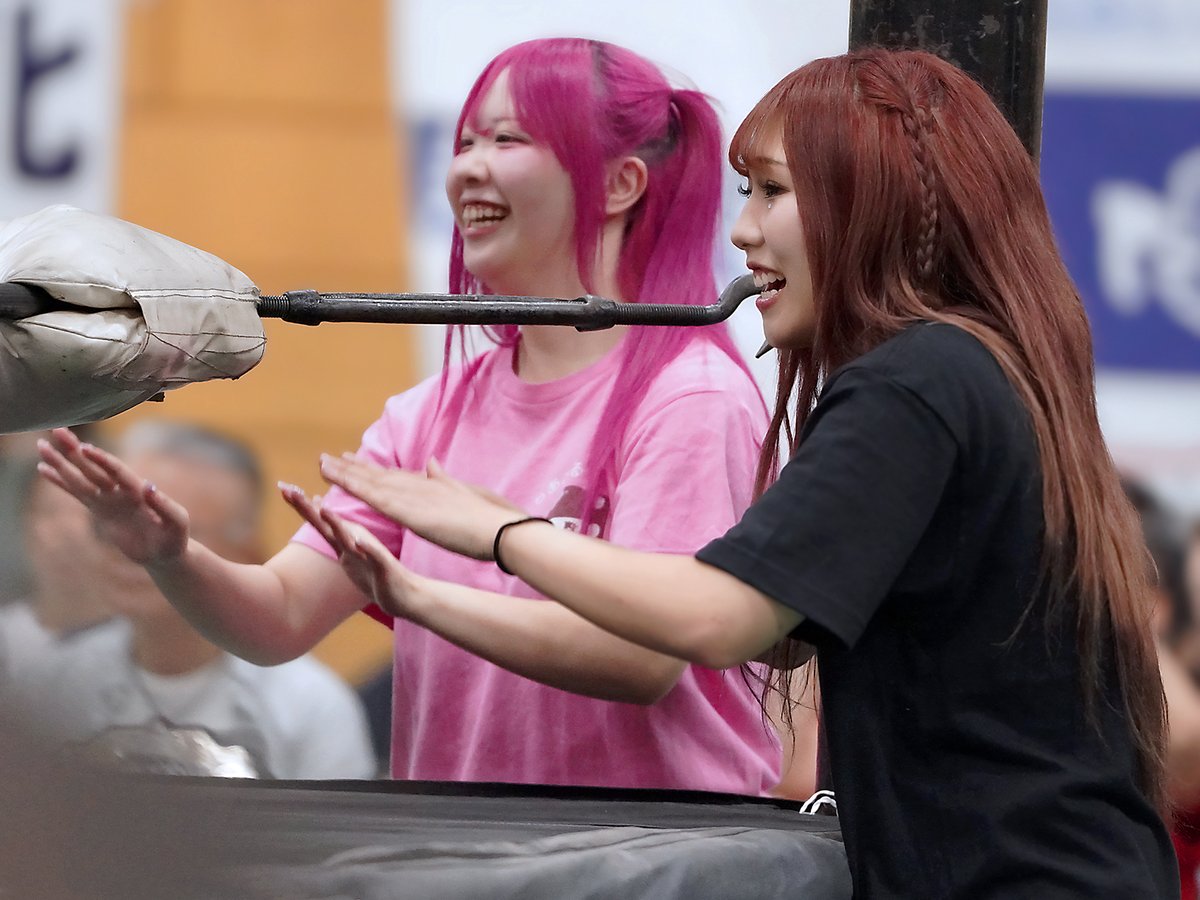 1222Dragonmoon's tweet image. 9.27 #逗子プロレス祭り2025⛵️
今回のようなイベントプロレスでは特に重要な意味合いを持つ第一試合に組まれた #しのせ愛梨紗🆚#稲葉あずさ 戦は、デビュー4年目の愛梨紗選手（#飛鳥プロレス＆#prhot ダブル所属）とデビュー3年目のあずさ選手（#pw_jto…