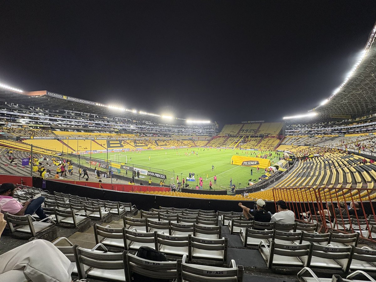 José Carlos Vásquez (@josecarlosvasq) on Twitter photo Así se encuentra el estadio Monumental Banco Pichincha a menos de 30 minutos del inicio del partido.
<a href="/Fanboleros1/">Fanboleros</a> Así se encuentra el estadio Monumental Banco Pichincha a menos de 30 minutos del inicio del partido.
<a href="/Fanboleros1/">Fanboleros</a>
