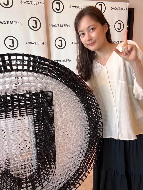 driving813's tweet photo. 💐きょうお昼12時から💐

#生田絵梨花 がナビゲート
Volkswagen DRIVING WITH YOU

本日は最終回🌸
番組でオンエアしてきた楽曲と
リスナーの皆さまから
いただいたメッセージで
この一年半��振り返ります♫

▼radiko
https://t.co/8cOOlYaS6C

番組実況は➡️ #driving813
#jwave @ikuta_staff https://t.co/40VHXjVRQy