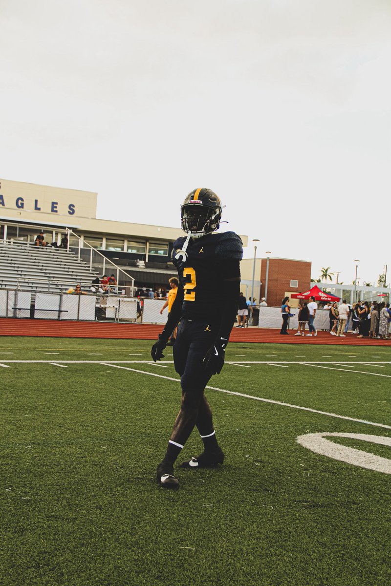 JavonMartinn3's tweet image. hudl.com/v/2Spvn7
3 tackles 
1 PBU 
Highlights vs Dunbar
