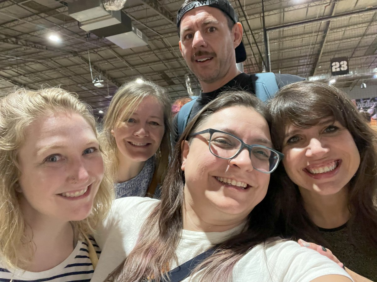 Linda T. tweet media