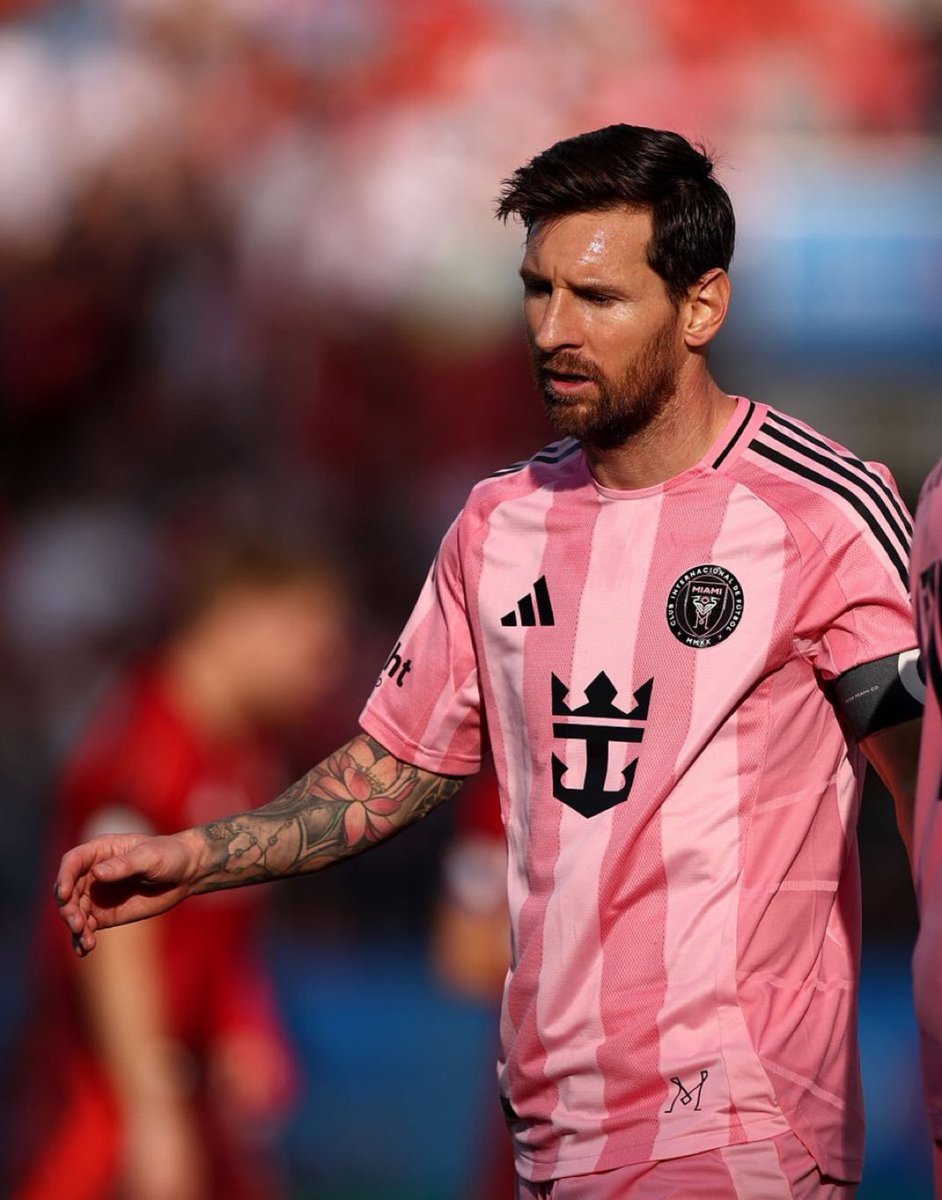 arielipillo's tweet photo. Por favor que no se note que Messi es si principal patrocinador 

Le dieron 8.5 por perder 22 balones ⚽️ 
🤣🤣🤣🤣🤣🤣🫠🫠🫠🫠🫠🫠🫠

Maldito corrupto de mierda
Si Messi no hiciera estas cosas yo no le tiraría tanto… https://t.co/5JnE3s73bx