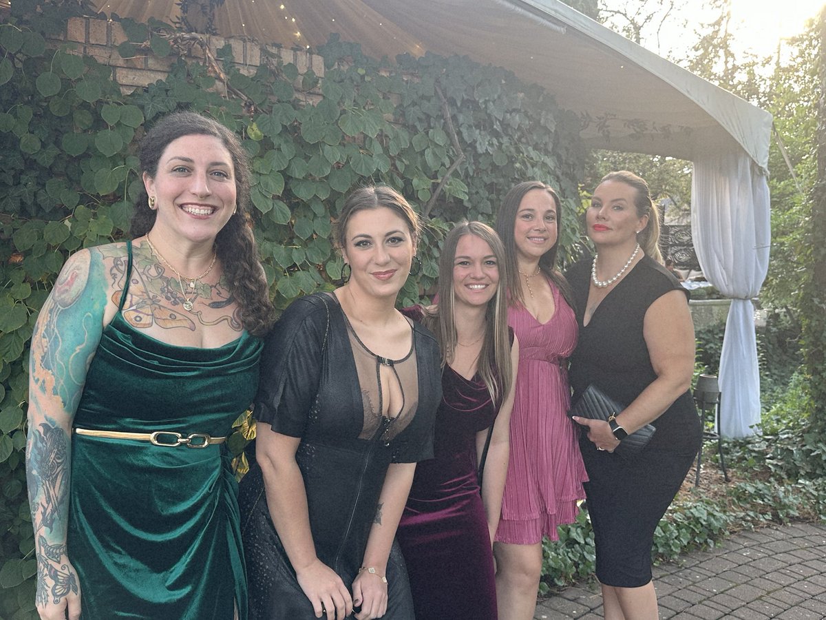 mommy milkers tweet media