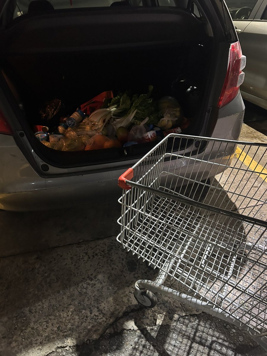 gran sensación la de haber sido pobre de chico y de grande venir al supermercado y gastar en lo que se me de la gana xd