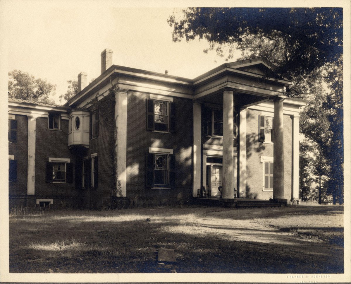 Thehappening_rc's tweet image. Creator
Johnston, Frances Benjamin (American photographer, 1864-1952)
Culture American
Title Buena Vista
exterior general view Work Type photographs Date1929-1935 CE
Description
Building Date: 1850
#rockbridgecountyva #Virginia #House #photography #Johnson #history