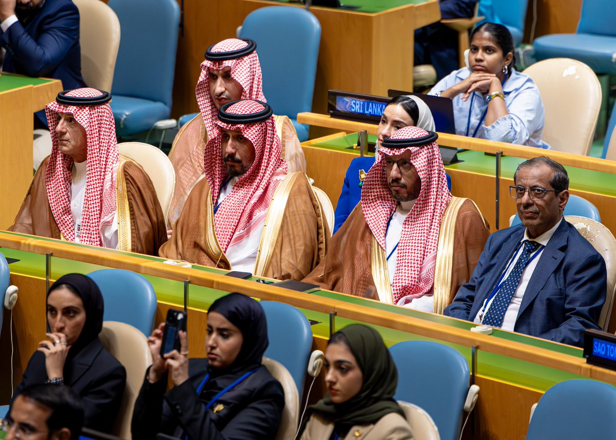 سمو وزير الخارجية يلقي كلمة المملكة في الجمعية العامة للأمم المتحدة في دورتها الثمانين.
spa.gov.sa/N2409285
#واس_عام