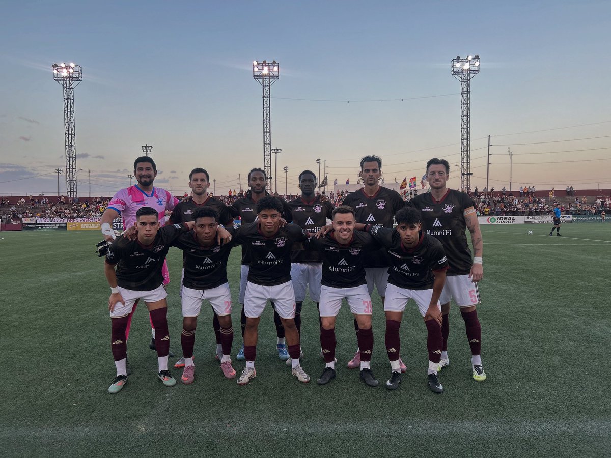 Starting XI 

Player worn kit auction live now:
ebay.com/usr/lerougeauc…