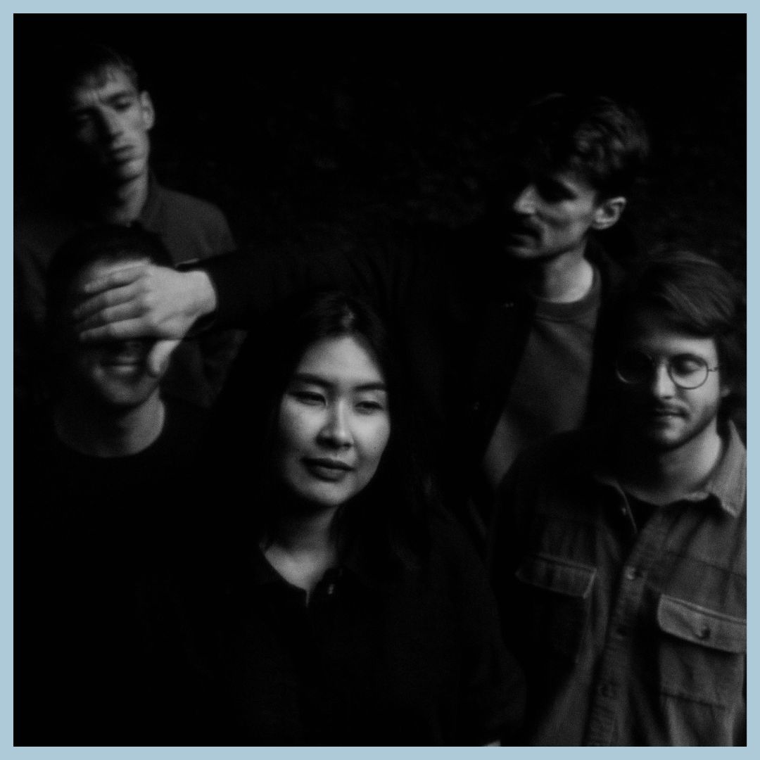 weareouter's tweet image. ‘Mountains of Glass’ is out today!
First single of ‘Glowing Mountains in the Sky’ - our second album
It took some time to get this one right, hope you’ll like it as much as we do 🤍
fanlink.tv/OUTERglass
#newsingle #weareouter