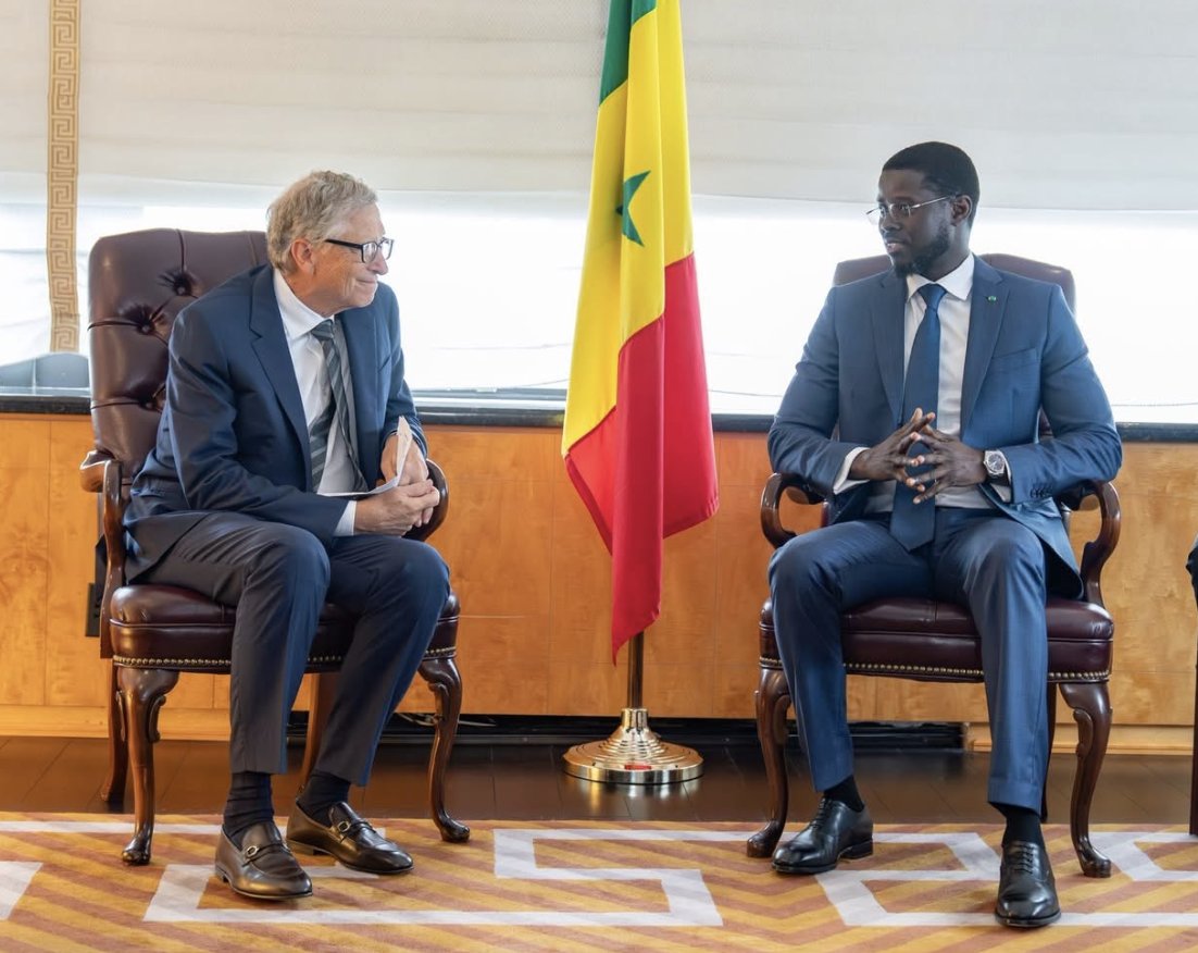 Le Sénégal et la  Fondation Bill Gates signent  un accord de plus de 10 millions de dollars  tic-guinee.net/le-senegal-et-… 
#IA #Senegal #innovationnumérique #BillGates #FondationBillGates #BassirouDiomayeFaye
<a href="/ARPT_Gn/">ARPT Guinée</a> <a href="/MPTEN_GN/">Ministère des Postes,Télécommunications et EconNum</a>  <a href="/GouvGN/">Gouvernement GN</a>