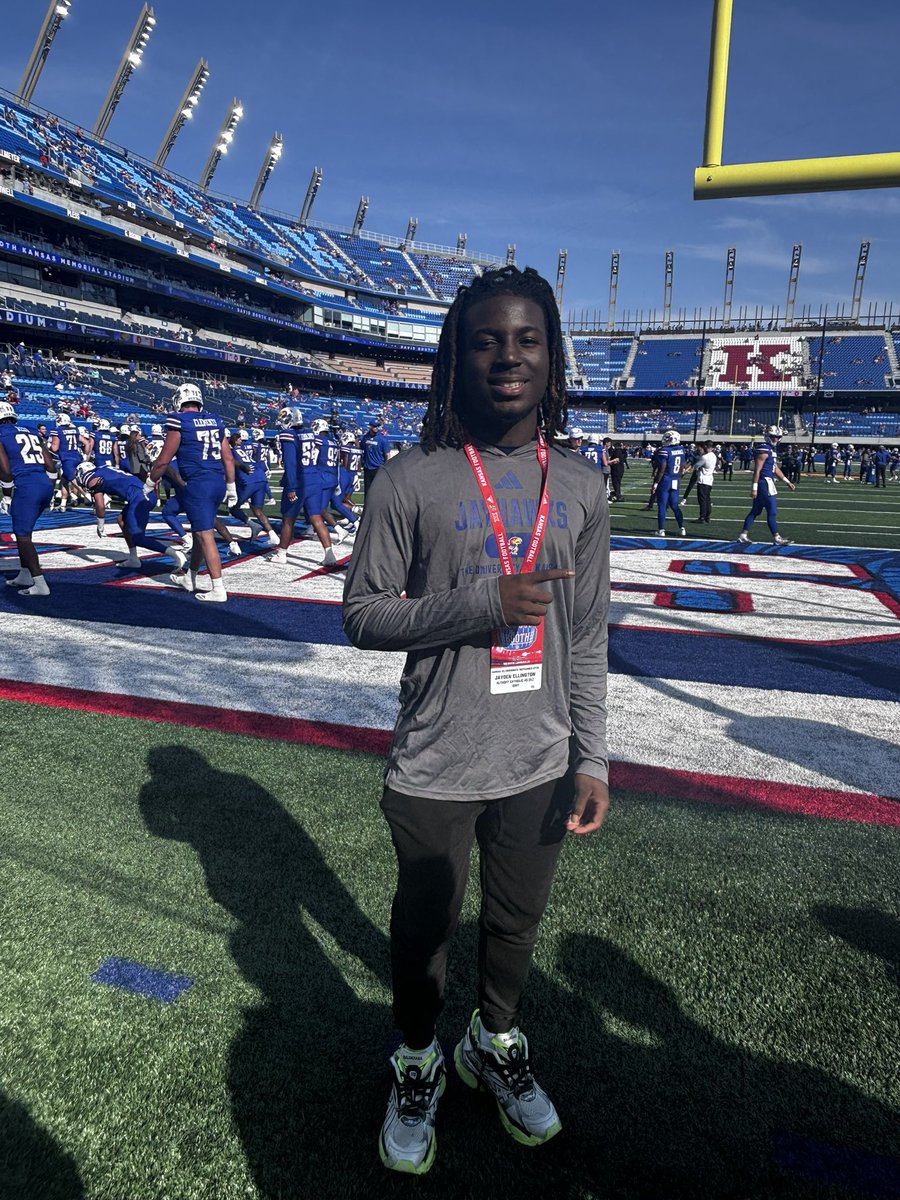 The atmosphere at <a href="/KU_Football/">Kansas Football</a> was electrifying. From the sellout crowd to the fighter jets. Thank you <a href="/CoachTSamuel/">Terrence Samuel</a> for the invite. <a href="/CoachLeipold/">Lance Leipold</a> <a href="/CoachBirkett/">Matthew Birkett</a> <a href="/CoachSvarczkopf/">Greg Svarczkopf</a> <a href="/CoachBVignery/">Brice Vignery</a> <a href="/AlthoffFootball/">Althoff Catholic Football</a> <a href="/ByronGettis/">Koach Byron Gettis Sr</a> <a href="/QBHitList/">QBHitList.com</a> <a href="/JPRockMO/">JP Rock</a> <a href="/GSV_STL/">Gateway Sports Venue</a> <a href="/PrepRedzoneIL/">Prep Redzone Illinois</a>