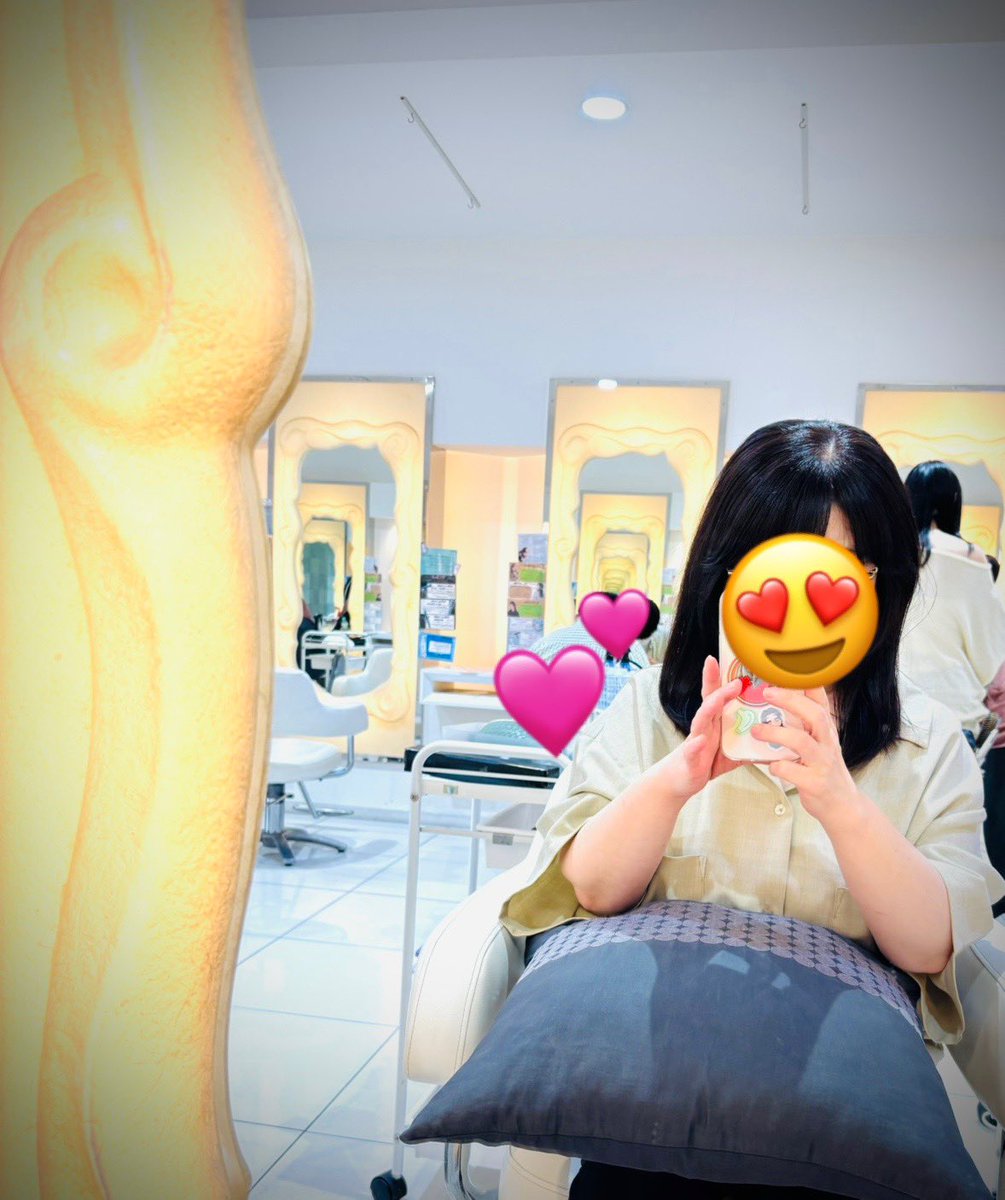k_k2ny's tweet image. 昨日は朝8時から出勤午後1時まででした🥹がんばりましたよーっということで早めに終わったので京都駅にお散歩行って戻ってからの美容院でした🙂‍↕️
#NYNY
#カット
#カラー
#トリートメント
秋色のベージュにしたんだけどこれから抜けてきたら少し雰囲気変わるはず🤎🤍
にしても伸びんのはやっ🤣