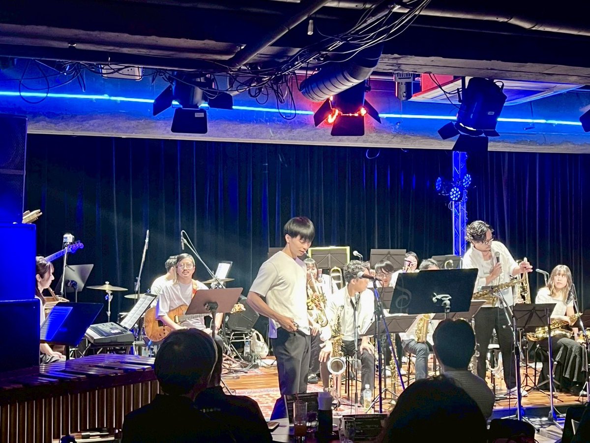 ssdorchestra's tweet photo. 『WAOrchestra 24th 還暦 Live』、ご来場ありがとうございました！！！🙌

田中 WAO 淳さん、あらためましてお誕生日おめでとうございます！🎂💐🎉
@wao1965 @wao_tei_studio 

▼▼▼ SSDO : Set-list ▼▼▼
1️⃣ Domingo (Jaco Pastorius)
2️⃣ TUTU (Miles Davis / Marcus Miller)
3️⃣ Gospel John (Maynard Ferguson)
4️⃣ Have You Heard (Pat Metheny)
5️⃣ Point G (Electro Deluxe)
6️⃣ Nica's Dream (Horace Silver)
7️⃣ For Roy (Huntertones)
8️⃣ Hang Up Your Hang Ups (Herbie Hancock)
*️⃣ Happy Birthday to You

--------------------

次回SSDOは、11/23(日)調布Ginz！
Eagle Jazztech Orchestraと対決！👊🎶
@Eagle_Jazztech