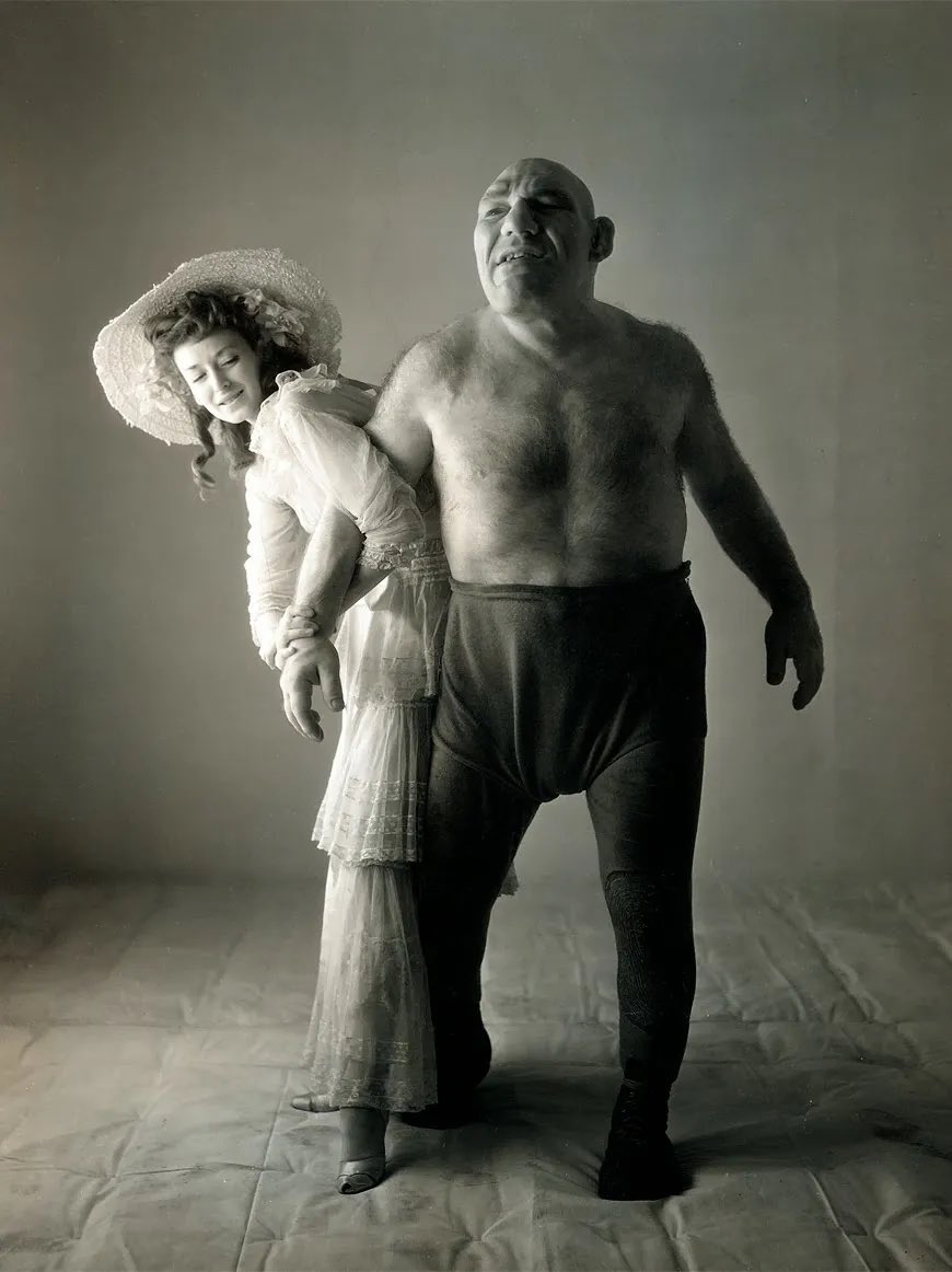 Éste es Maurice Tillet. Luchador de lucha libre nacido en 1903.

William Steig se basó en él para crear el personaje de “Shrek”.
