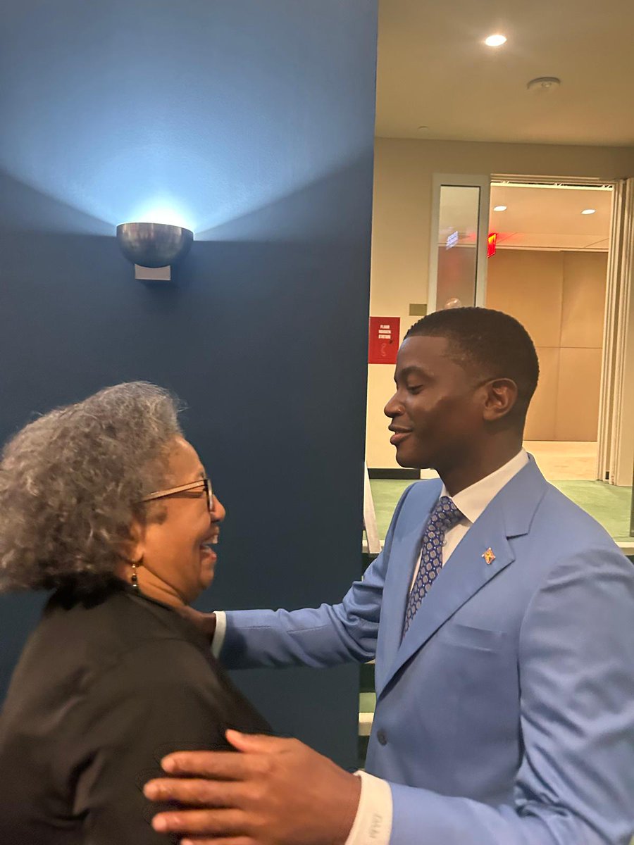 There was much conviviality as #CARICOM Heads of Government gathered to present their national statements at #UNGA80. All raised critical issues affecting their countries and the Region.