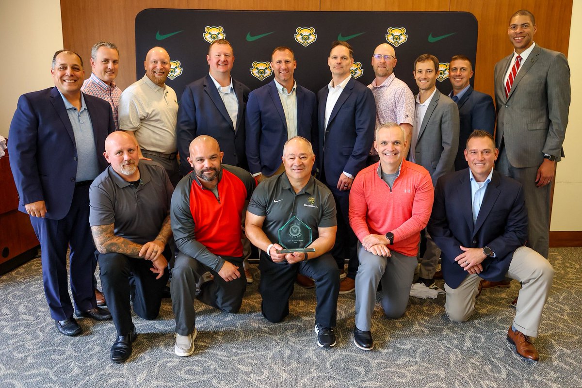 This morning Saint Vincent College inducted their 2025 Athletics Hall of Fame class! Congratulations to all of this year’s inductees! #SVC #GoBearcats