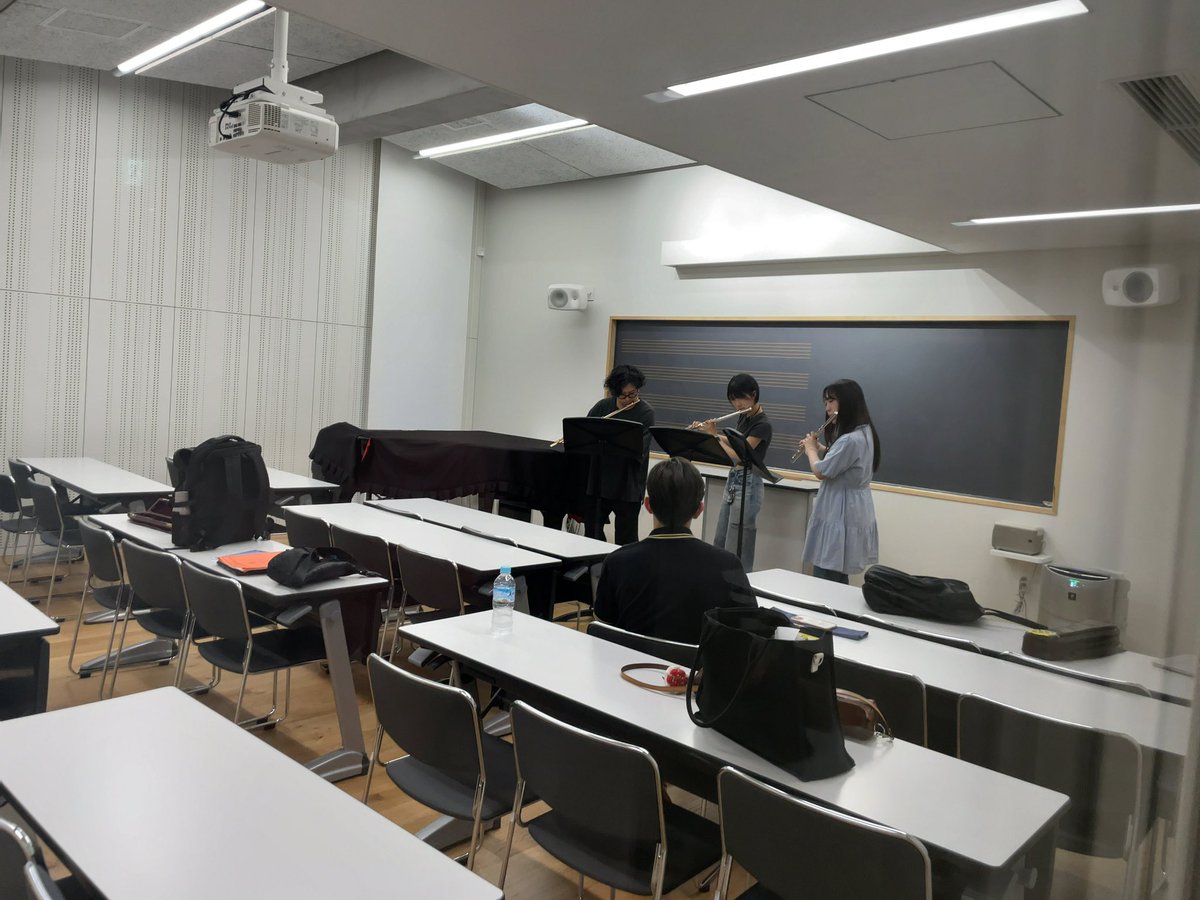tcm_BandAcademy's tweet image. #東京音楽大学 #吹奏楽アカデミー
今回の #管打アンサンブル では、金管は各アンサンブルグループと木管は同属楽器ごとに別れての授業でした。
金管アンサンブルチームでは、金管5重奏だけでなく、2重奏から10重奏まで幅広く学んでいます。