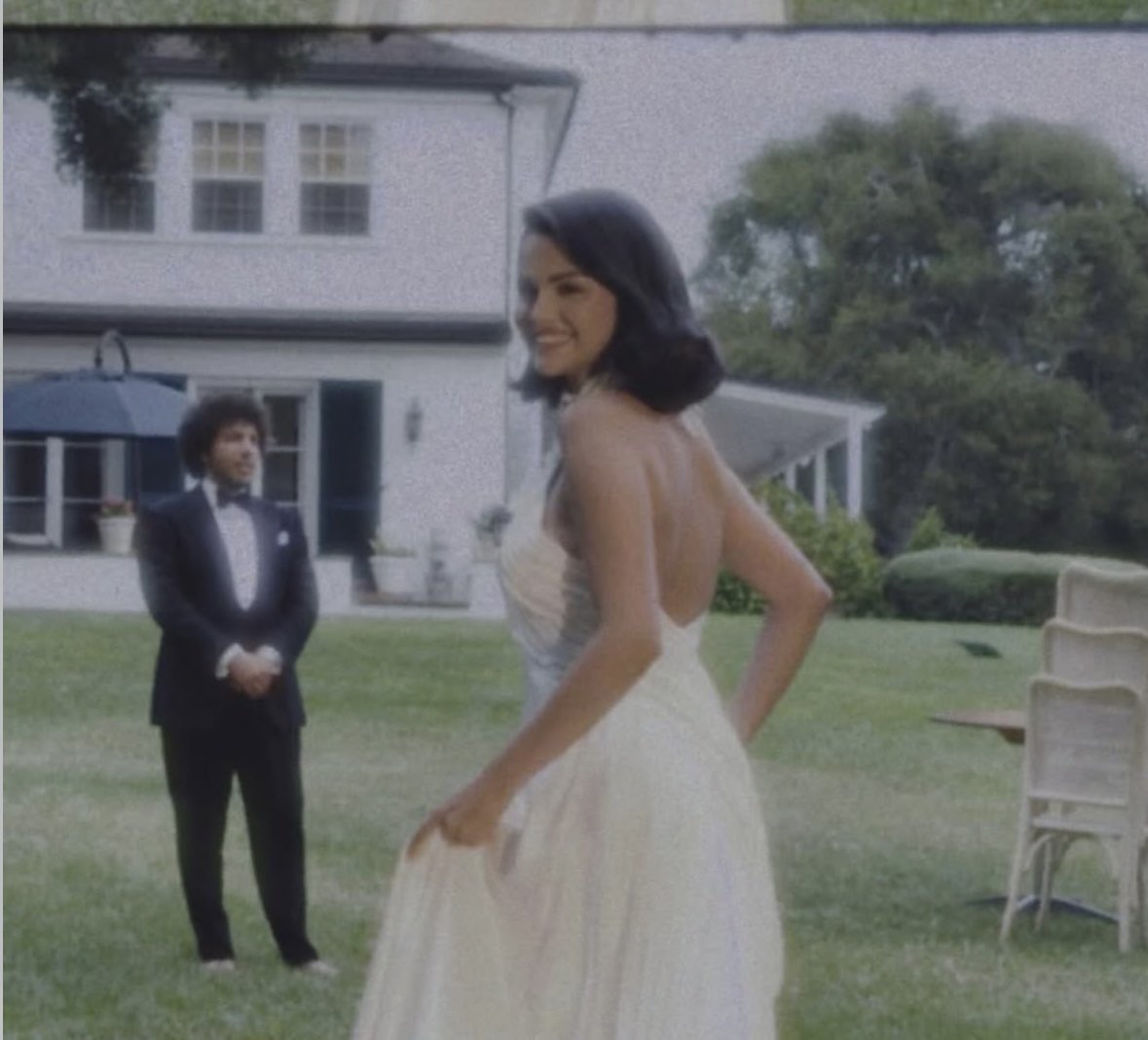 G149WnSWMAAkB5f?format=jpg&name=medium ow Did Benny Blanco React to Seeing Selena Gomez on Their Wedding Day?