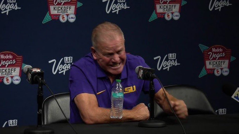 rhelwigv's tweet photo. Brian Kelly is a loser with no 💧 https://t.co/QoVBorvgFX