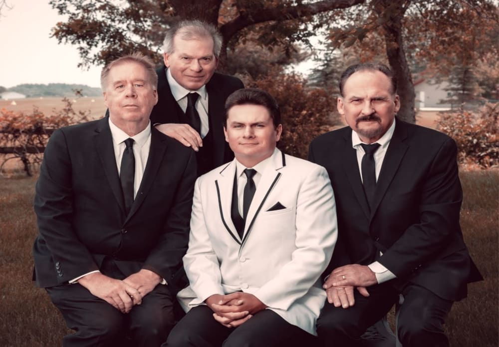 The show begins with the first click! Check out the Mitchell Hall &amp; The Tennessee Trio website for a taste of what's coming. ⁣
 onthestage.tickets/show/cresco-th…