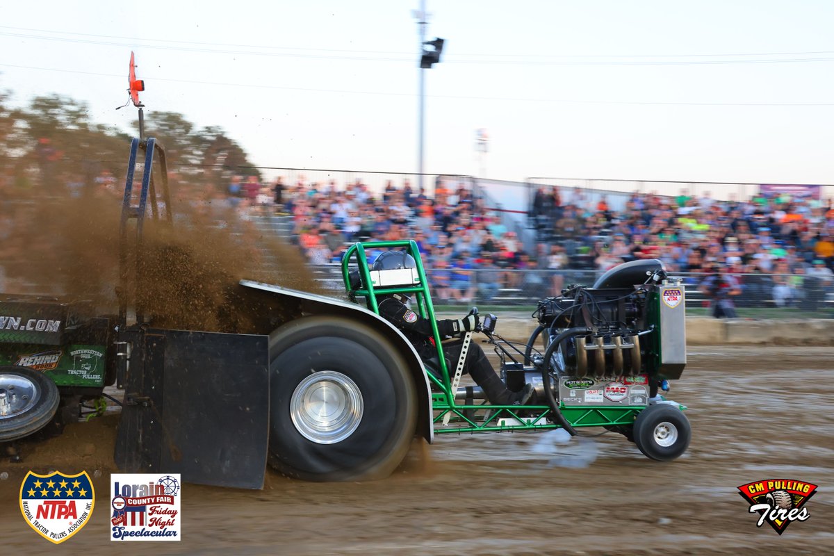 NTPApull's tweet image. The Modified Minis at the Friday Night Spectacular were throwing a lot of dirt around! 🤠 #dirt #minirod
