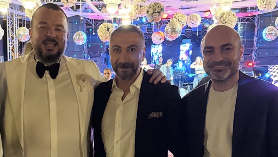 Meslektaşımız <a href="/ukoroglu/">Umut Köroğlu</a> bey abimizin oğlunun erkekliğe adımının şahitliği için İzmir’de tertip edilen törene ortağım ile birlikte katıldık. Maşallah kardeşime, Rabbim, kardeşimin damatlığını da göstersin inşallah.