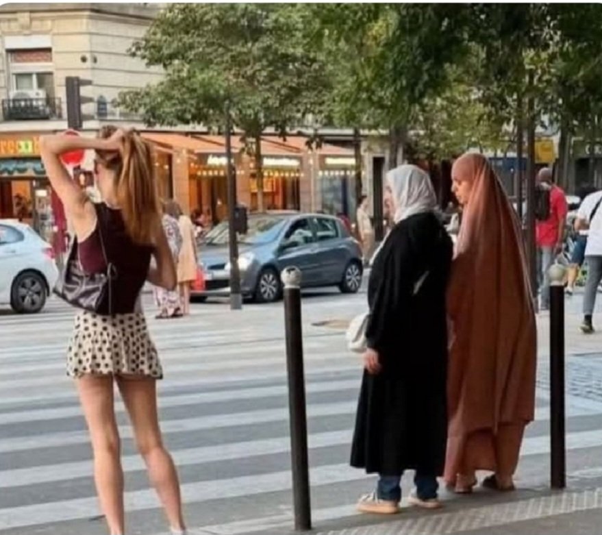 1 metro y medio y 800 años de diferencia.