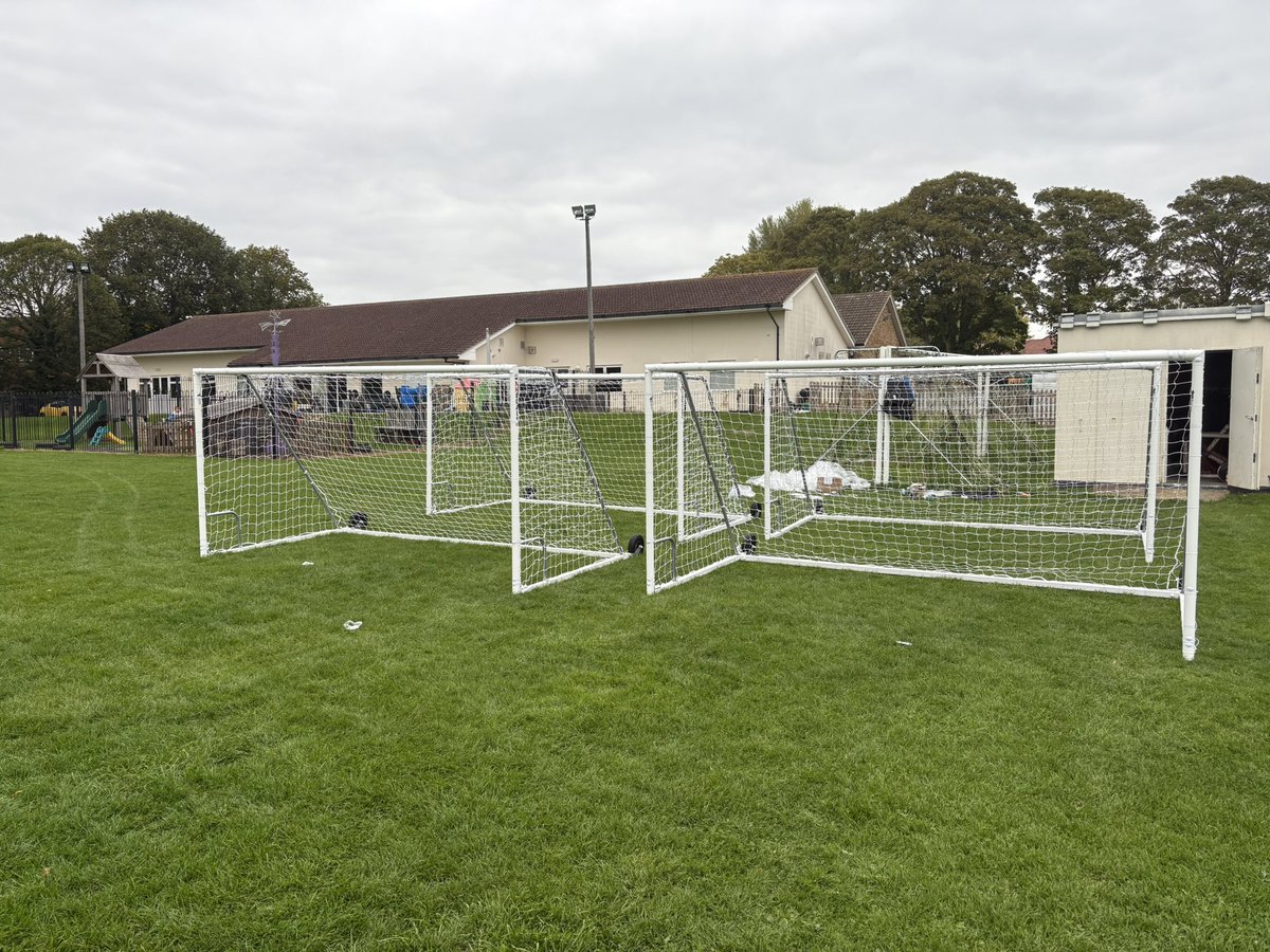 NEW GOAL DAY! 🥅⚽️

This week our new goals arrived from <a href="/markharrodltd/">Mark Harrod Limited</a>, thanks to a small grant from the @footballfoundation. The goals are a welcome addition to the club, due to their ease of use, benefitting teams from U7-U10 on Matchdays, and training for all age groups.