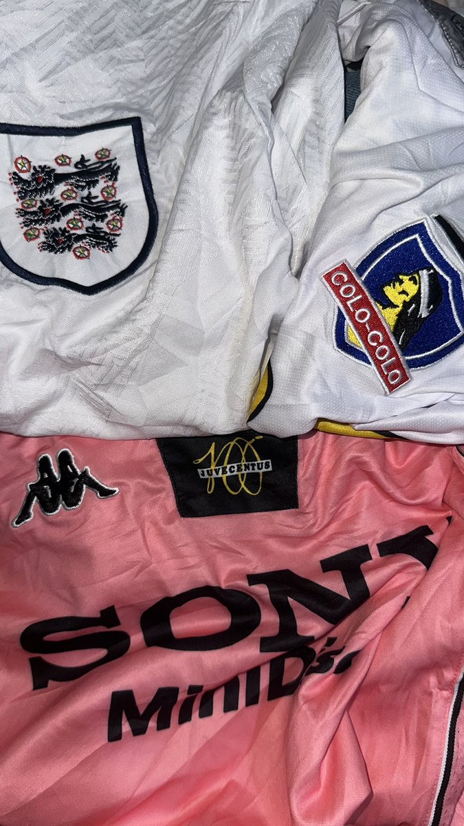 Nelson_tempo's tweet photo. Got some few goods I’d be posting tomorrow but if you see this post and you fw the jersey posted here just hit me up for dm make we run am now https://t.co/DqPDtLWug5