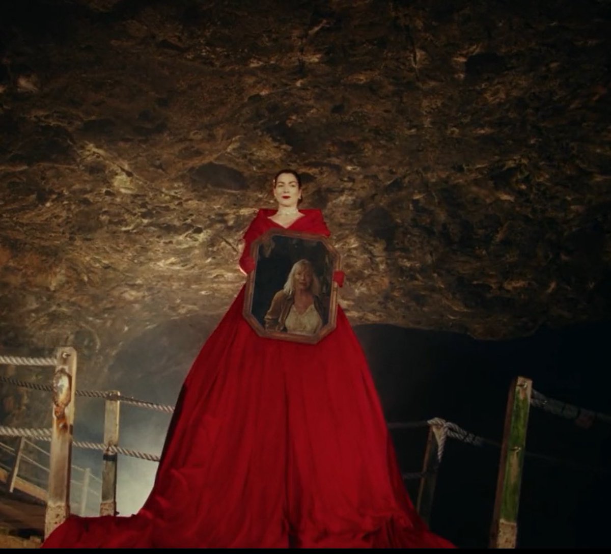 Ayşe Yılmaz, yönetmen Christiaan Olwagen'in A Kind of Madness filmini #Zift için yorumladı. <a href="/kevirtaksimi/">kevir</a> 

📌“İnsan Unutur mu Sevdiğini?”

Detaylar 👉🏻 ziftsanat.com/insan-unutur-m…

#GüneyAfrika #hafıza #delilik #aşk #apartheid