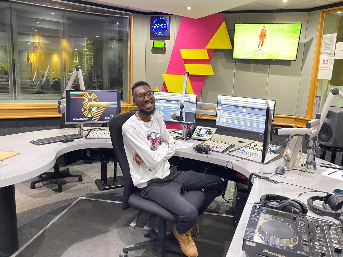 Radio Time!!!! 

Hi Pfurha Malangavi eka Munghana Lonene FM 

21h00 - 01h00