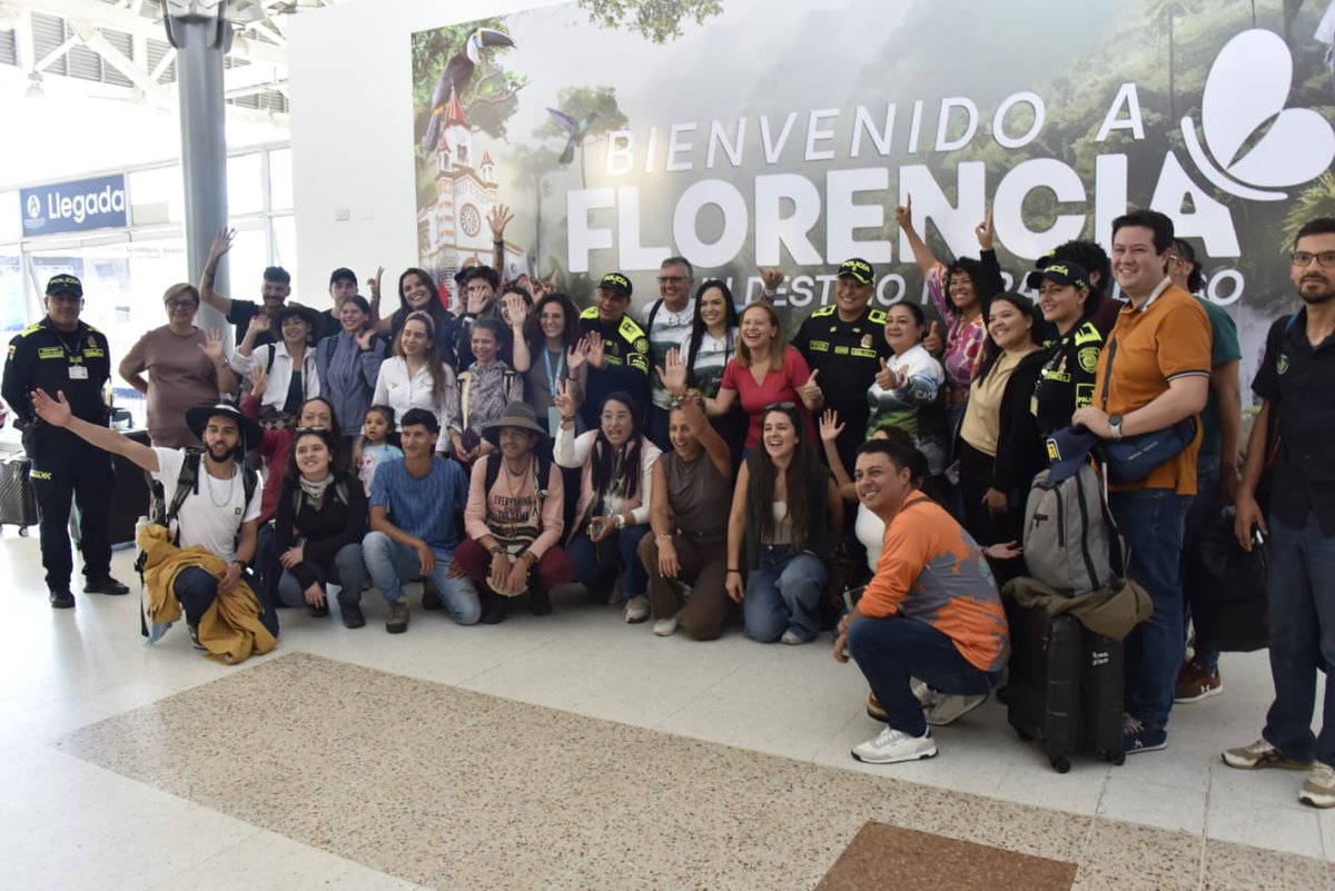 ProteccionPonal's tweet photo. 🌍✨ En el Día Mundial del Turismo, desde #Caquetá acompañamos el VII Encuentro de Turismo Sostenible, dando la bienvenida a turistas nacionales y extranjeros que visitan nuestra región.

👮‍♂️ Trabajamos de la mano con las comunidades para garantizar un turismo seguro. https://t.co/xwAaOe4S8m